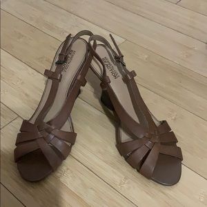 Kenneth Cole Reaction Tan Sandal Wedge size 7